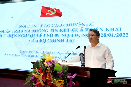 Bí thư Tỉnh ủy Khánh Hòa Nguyễn Hải Ninh giới thiệu Nghị quyết 09 tại Vùng 4 Hải quân
